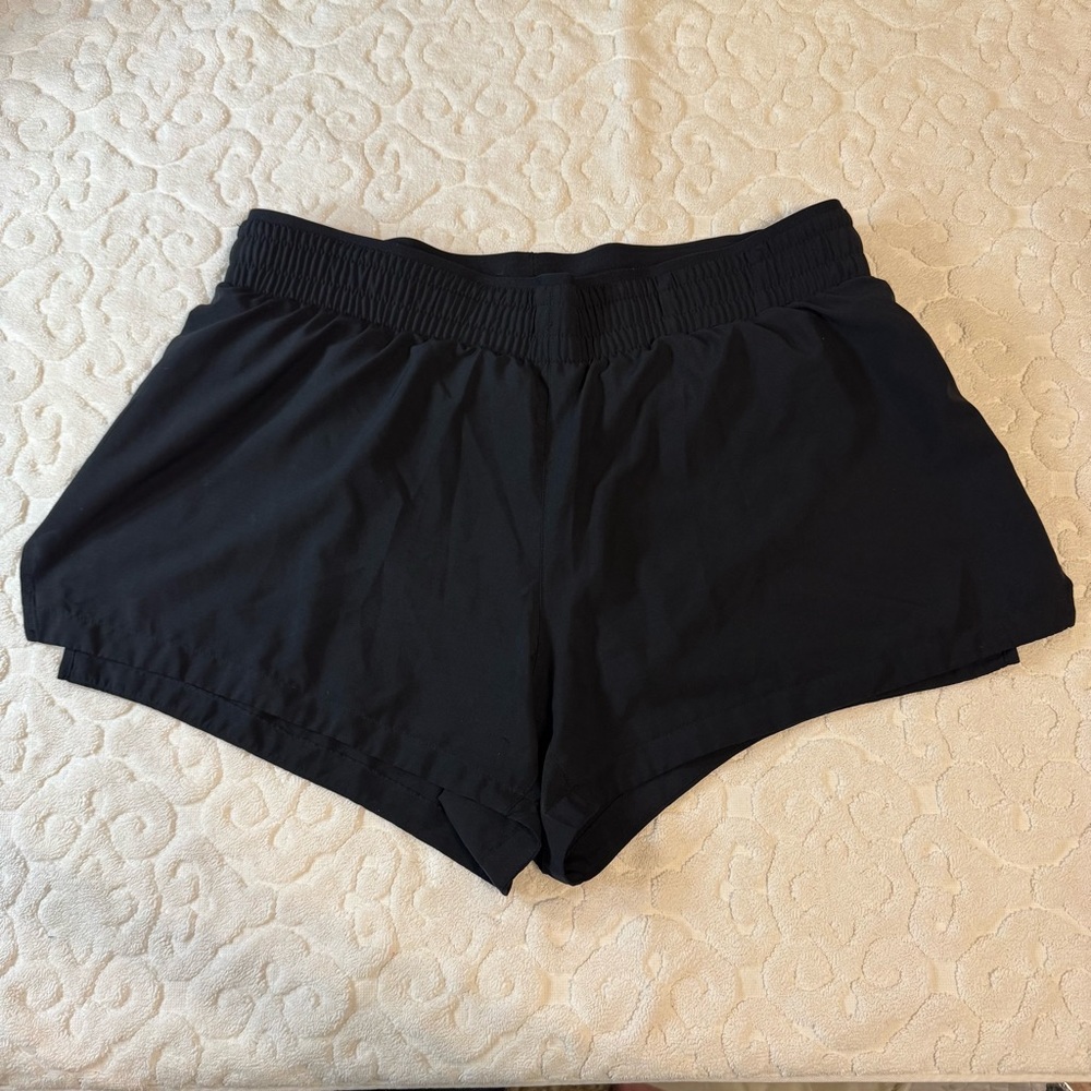 Fabletics Womens Breathe Run Short M 8 Reflective Lined 3.5” inseam
